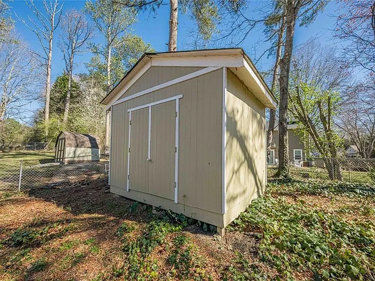2491 Redfield Dr — Photo 30