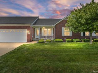 485 Newcastle Ln, Romeo, MI 48065