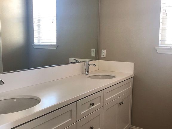 5th image of 16984 Viana Dr