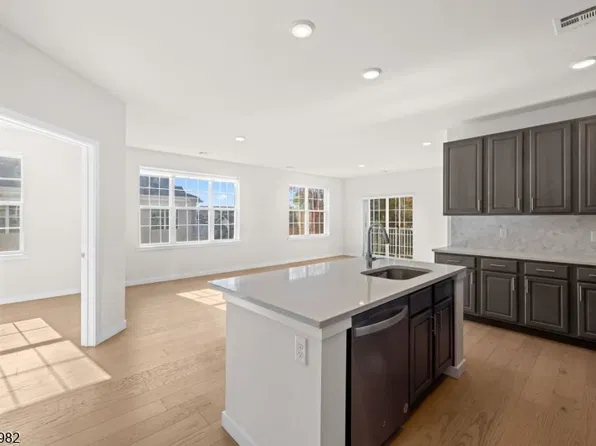 644 Lorhan Drive, Piscataway Twp., NJ 08854