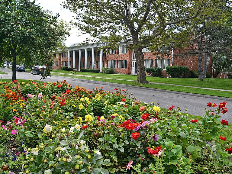 Green Acres - Saginaw, MI — Photo 14