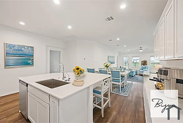 3085 Emerald Ocean Dr — Photo 10