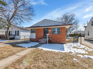 15646 Frazho Rd, Roseville, MI 48066