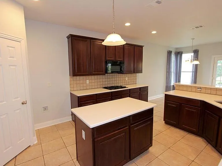 3500 Delaney Dr — Photo 7