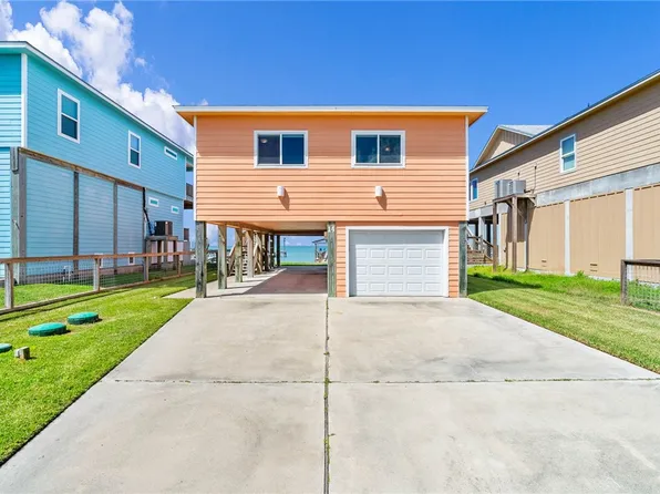 14 Belaire Dr, Rockport, TX 78382