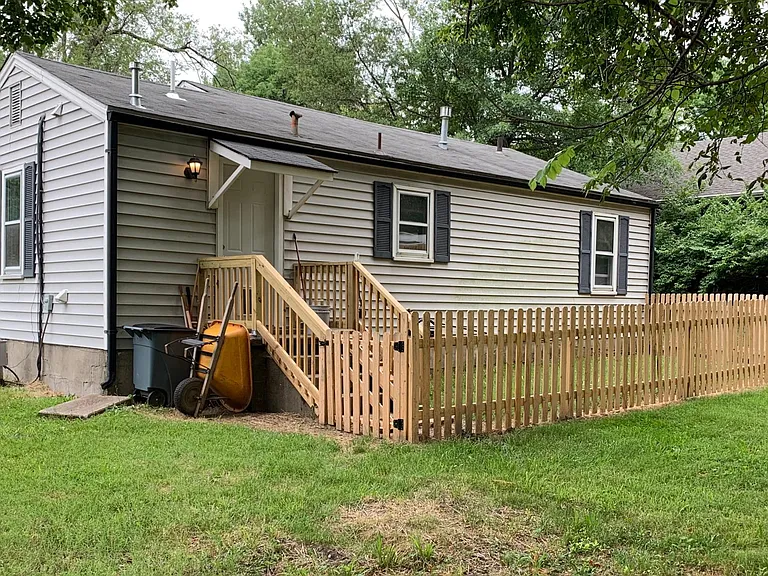 515 W Sexton Rd — Photo 5