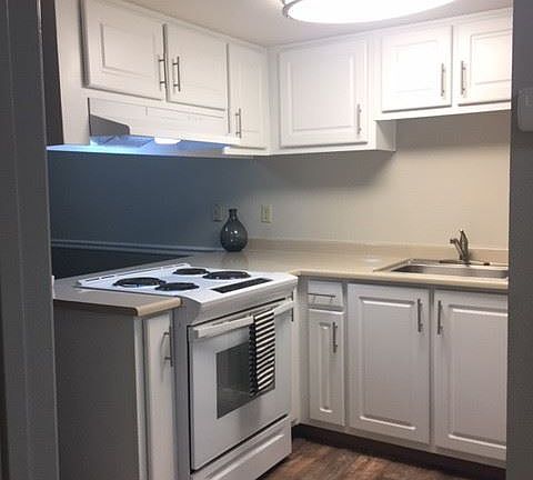 3rd image of 4901 Stamas Ln APT 6