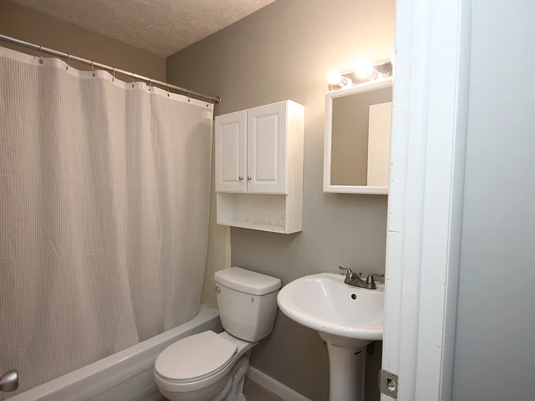 315 Forest St — Photo 10