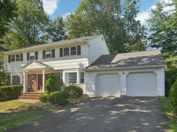 2 Breton Dr, Montville Twp., NJ 07058