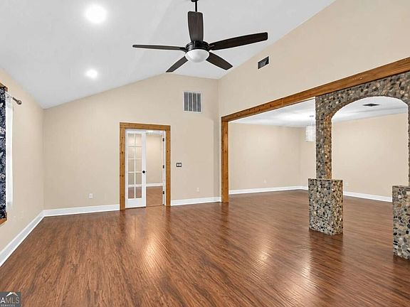 2nd image of 473 Th Tippett Rd