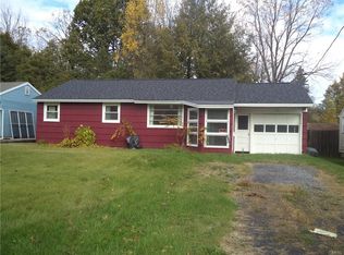 104 Manor Dr, North Syracuse, NY 13212