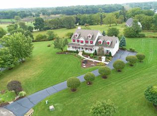 3919 Highview Dr, Crystal Lake, IL 60012