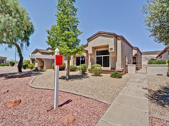 3rd image of 16182 W Vista North Dr