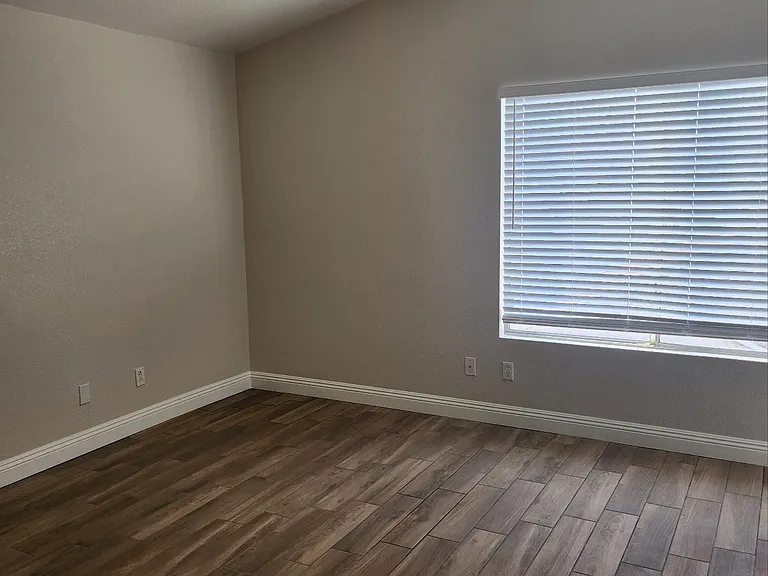 2466 Avenida Cortes — Photo 8