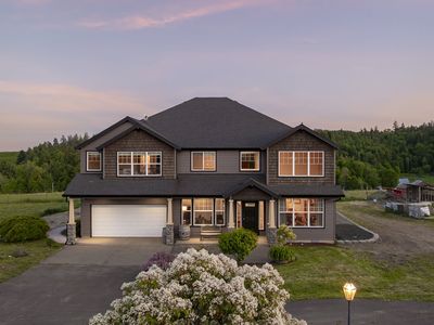 12450 SE Eola Hills Rd, Dayton, OR, 97114