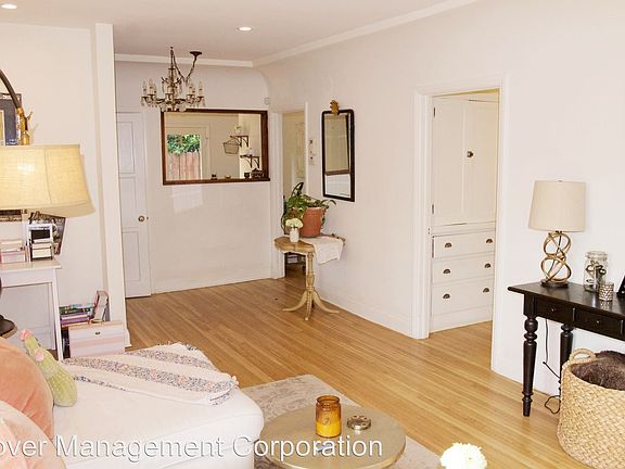 5th image of 842 N Curson Ave