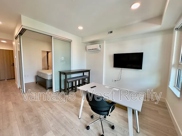 620 Coronation Ave #407 — Photo 4