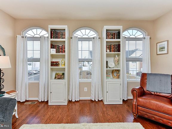 4th image of 20866 Brunswick Ln