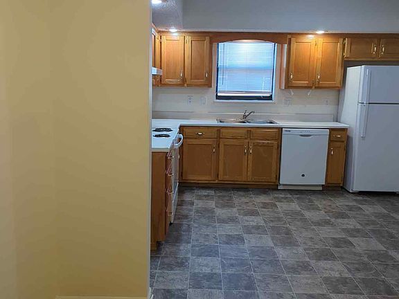 2nd image of 507 Streck Ct APT C