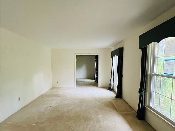 2nd image of 2454 Vandemere Ave