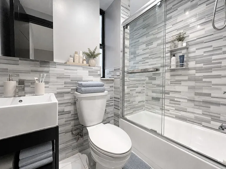 320 Manhattan Ave #3 — Photo 7