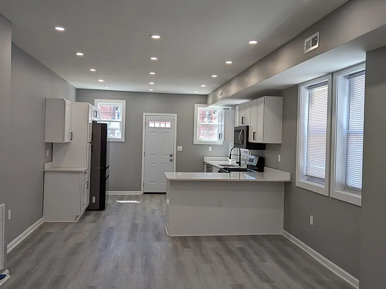 3327 Brighton St — Photo 5
