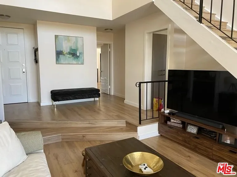 221 S Gale Dr #406 — Photo 8