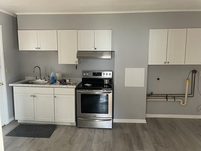 23 1/2 Bunn St #A — Photo 3