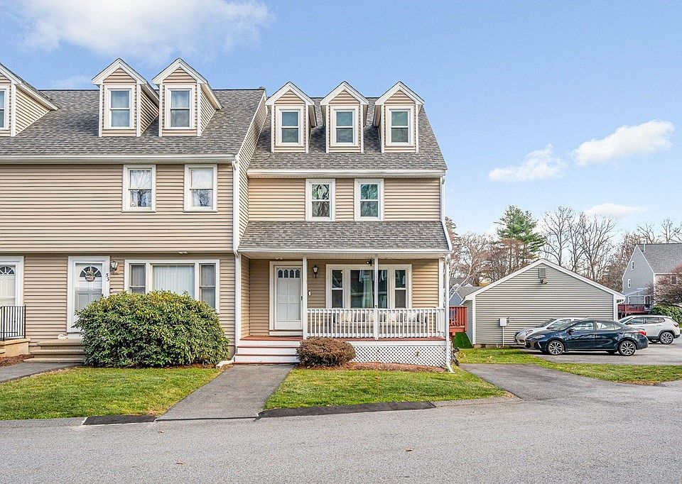 1st image of 52 Merrimack Meadows Ln