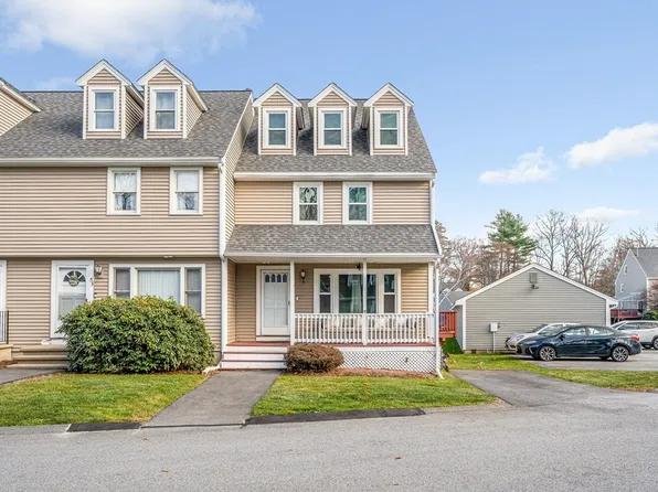 52 Merrimack Meadows Ln, Tewksbury, MA 01876