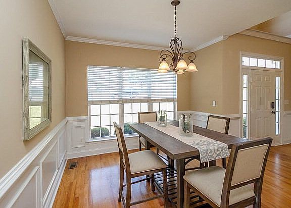 5th image of 992 Woody Hill Cir