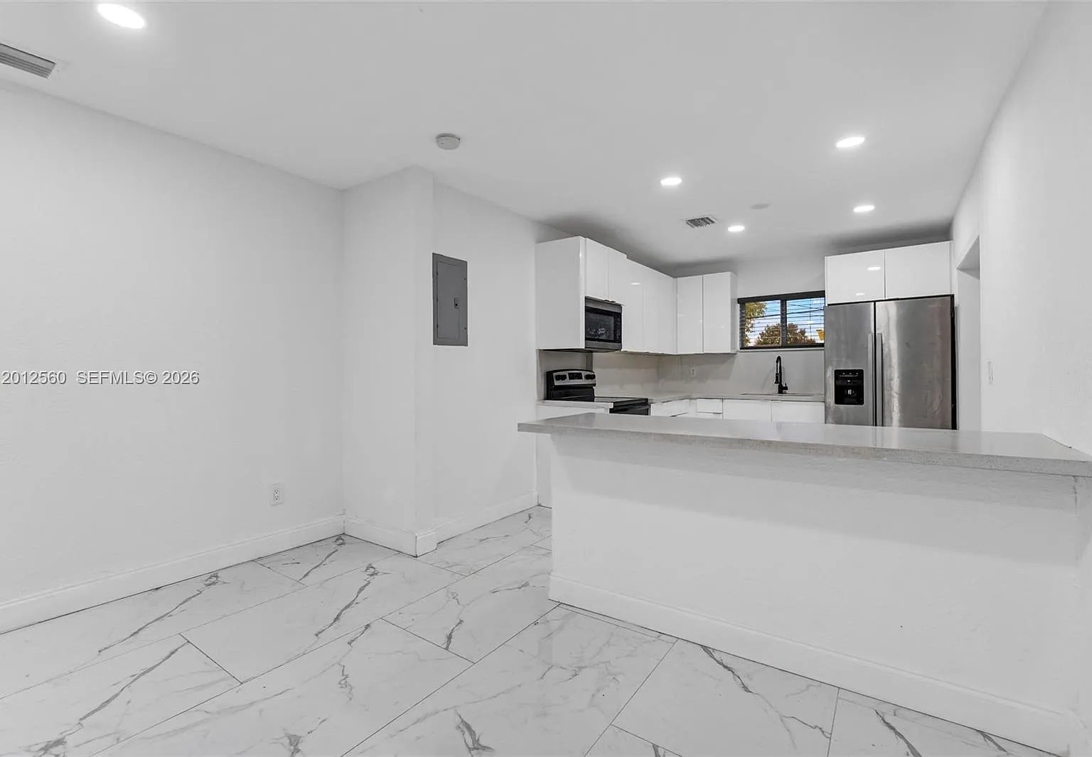 Hyde Park First Sec — Photo 3