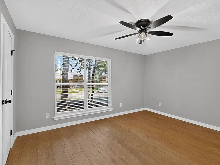 2308 Chamberlain Dr — Photo 34