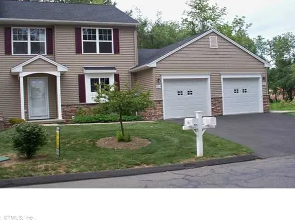 204 Oak Ridge Dr, Windsor Locks, CT 06096