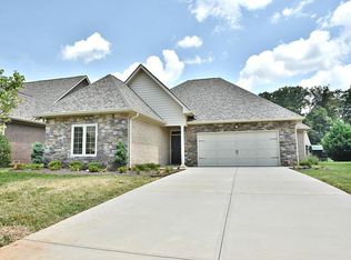 486 Olympic Dr, Lenoir City, TN 37771