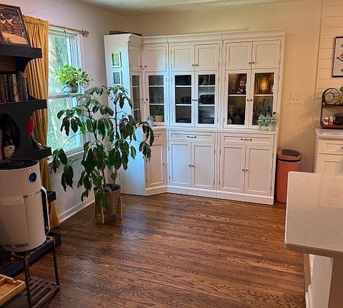 4th image of 302 Iroquois Dr
