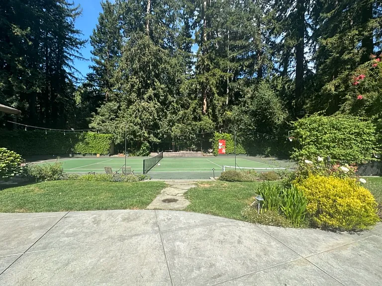 Redwood Ln — Photo 3