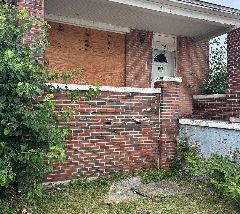 1st image of 752 State Line Rd