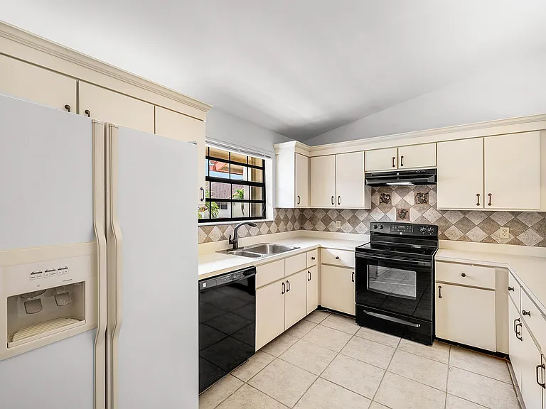 206 Congressional Way #206 — Photo 13