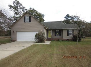 106 Buckboard Ln, Autryville, NC 28318