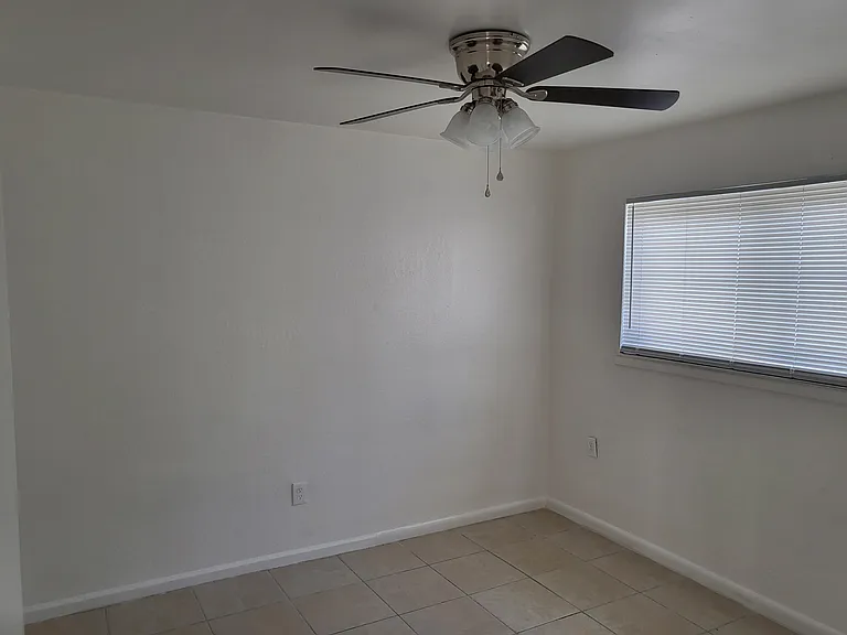 308 NW 5th Ter #1 — Photo 9