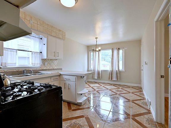 5th image of 11121 S Ewing Ave
