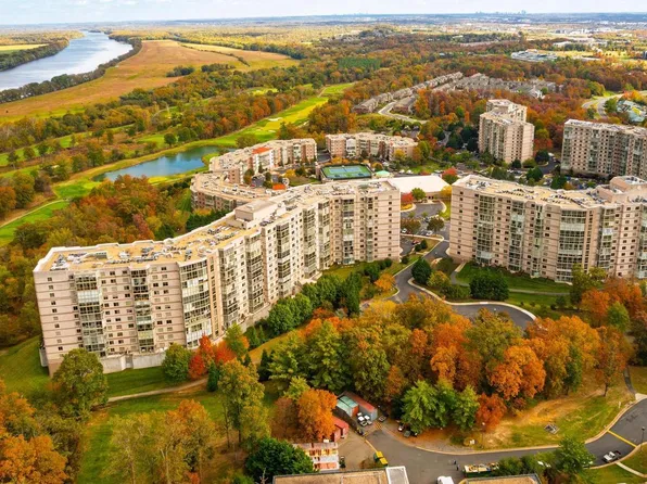 19355 Cypress Ridge Ter Unit 114, Leesburg, VA 20176