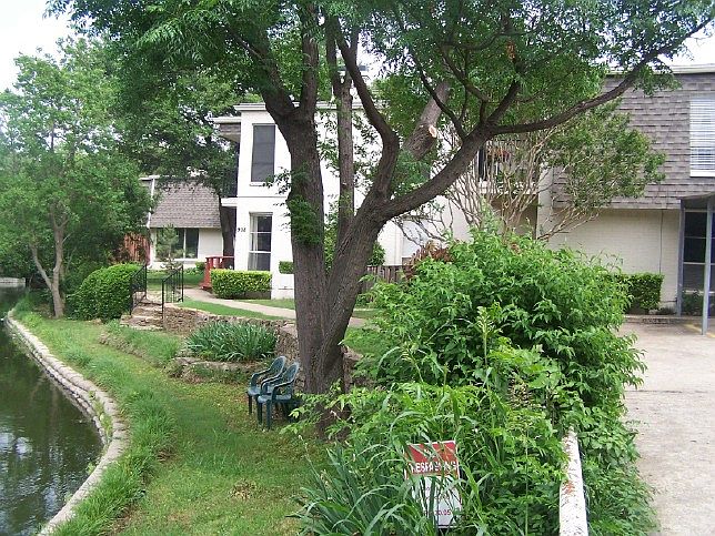 1st image of 908 S Weatherred Dr APT A