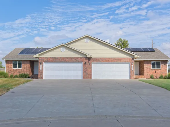 1220-1222 Lazy Creek Ct, Newton, KS 67114