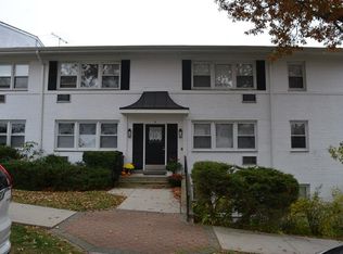 60 Avon Cir APT D, Rye Brook, NY 10573