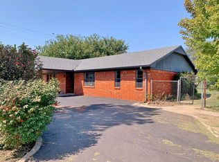 301 NW Oak Ave, Cache, OK 73527