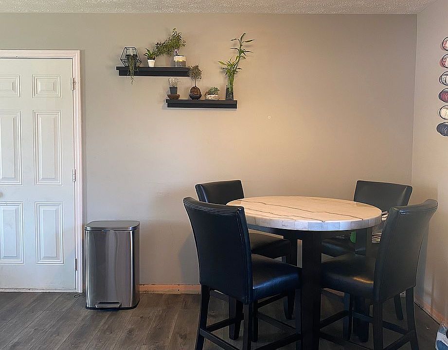 1st image of 916 Greenheart Dr