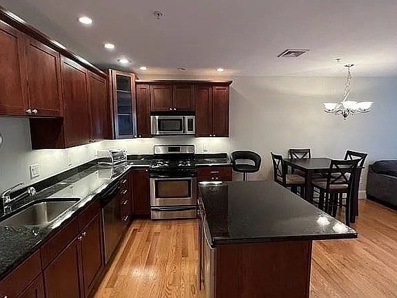 3rd image of 87 Franklin St Unit 203