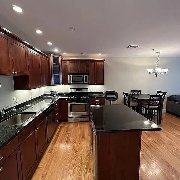87 Franklin St #203 — Photo 3